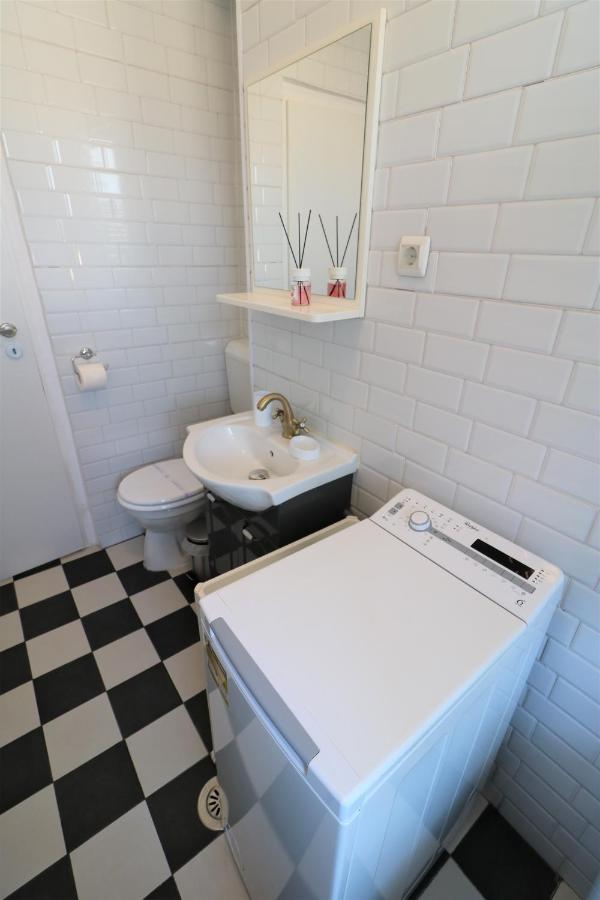 Serenity Heights Apartment: A Panoramic Haven Near Old Town - Free Minibar Bukares Bagian luar foto