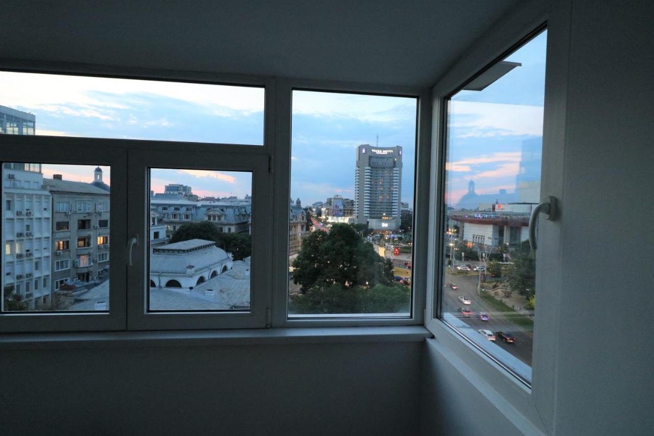 Serenity Heights Apartment: A Panoramic Haven Near Old Town - Free Minibar Bukares Bagian luar foto